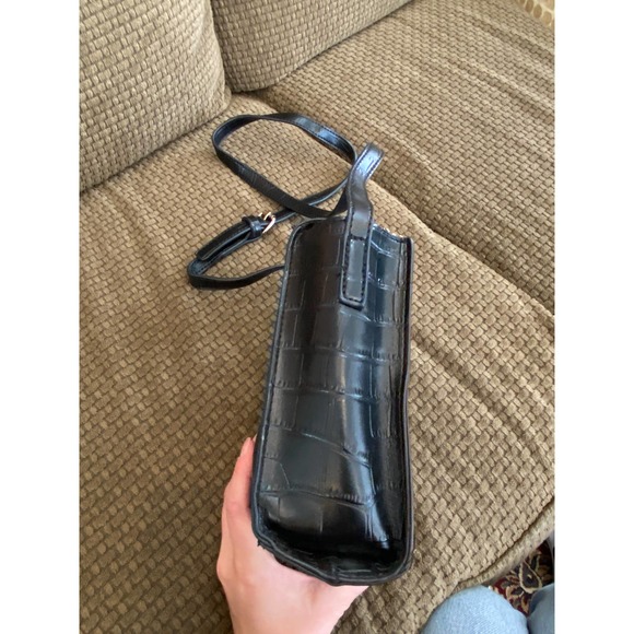 Missguided black croc shoulder bag. - Picture 6 of 8